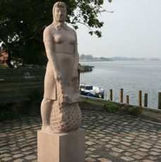 Skulpturen af Amanda i Kerteminde